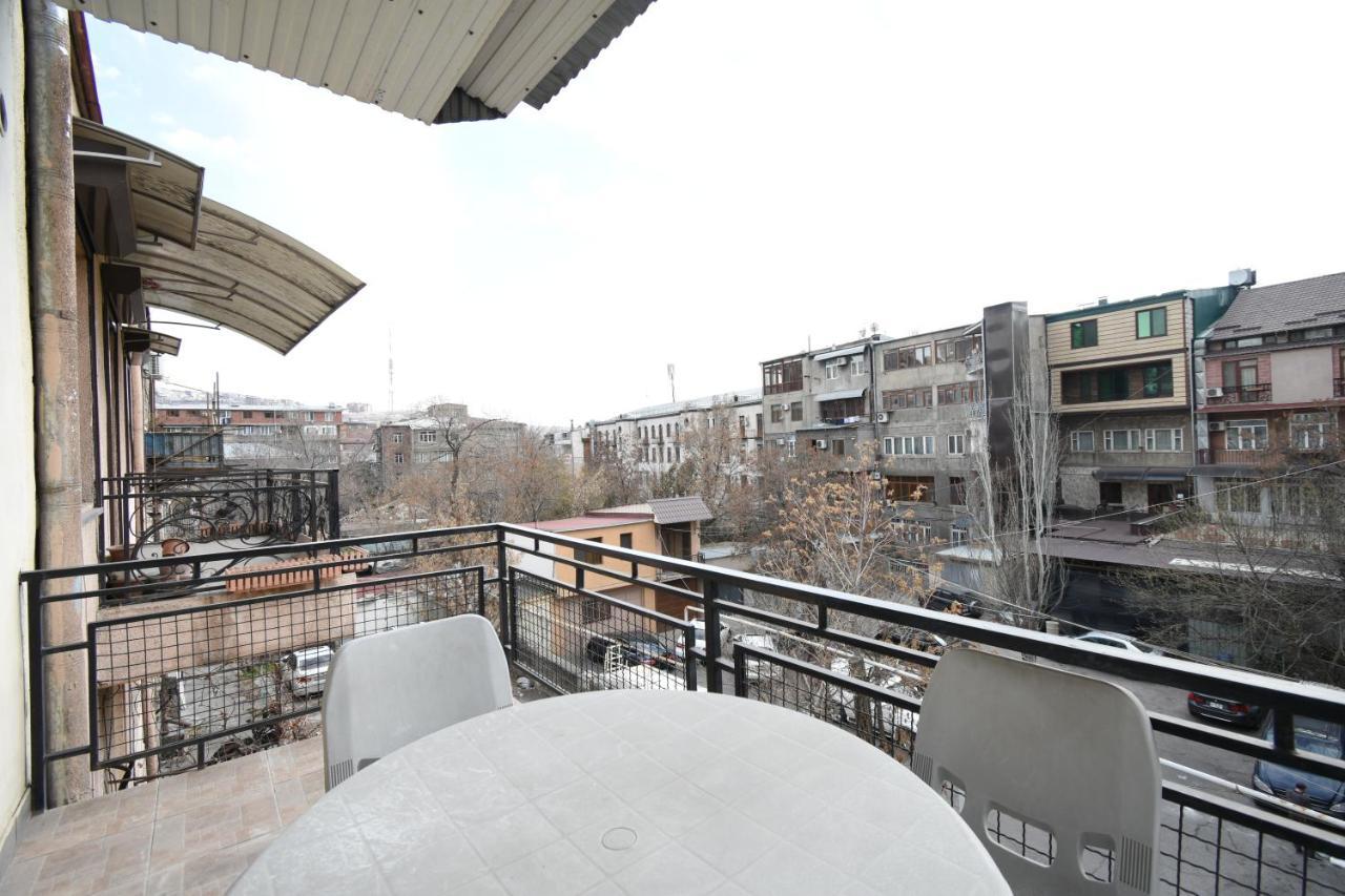 יירבאן Galaxy Inn Luxury Hostel In Center מראה חיצוני תמונה