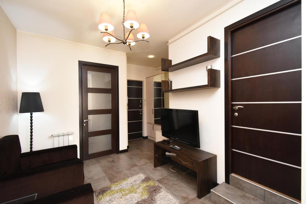 יירבאן Galaxy Inn Luxury Hostel In Center מראה חיצוני תמונה