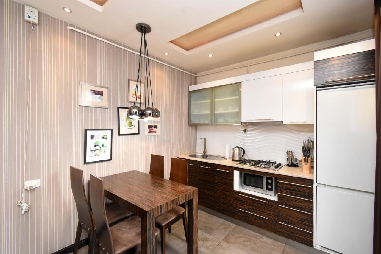יירבאן Galaxy Inn Luxury Hostel In Center מראה חיצוני תמונה