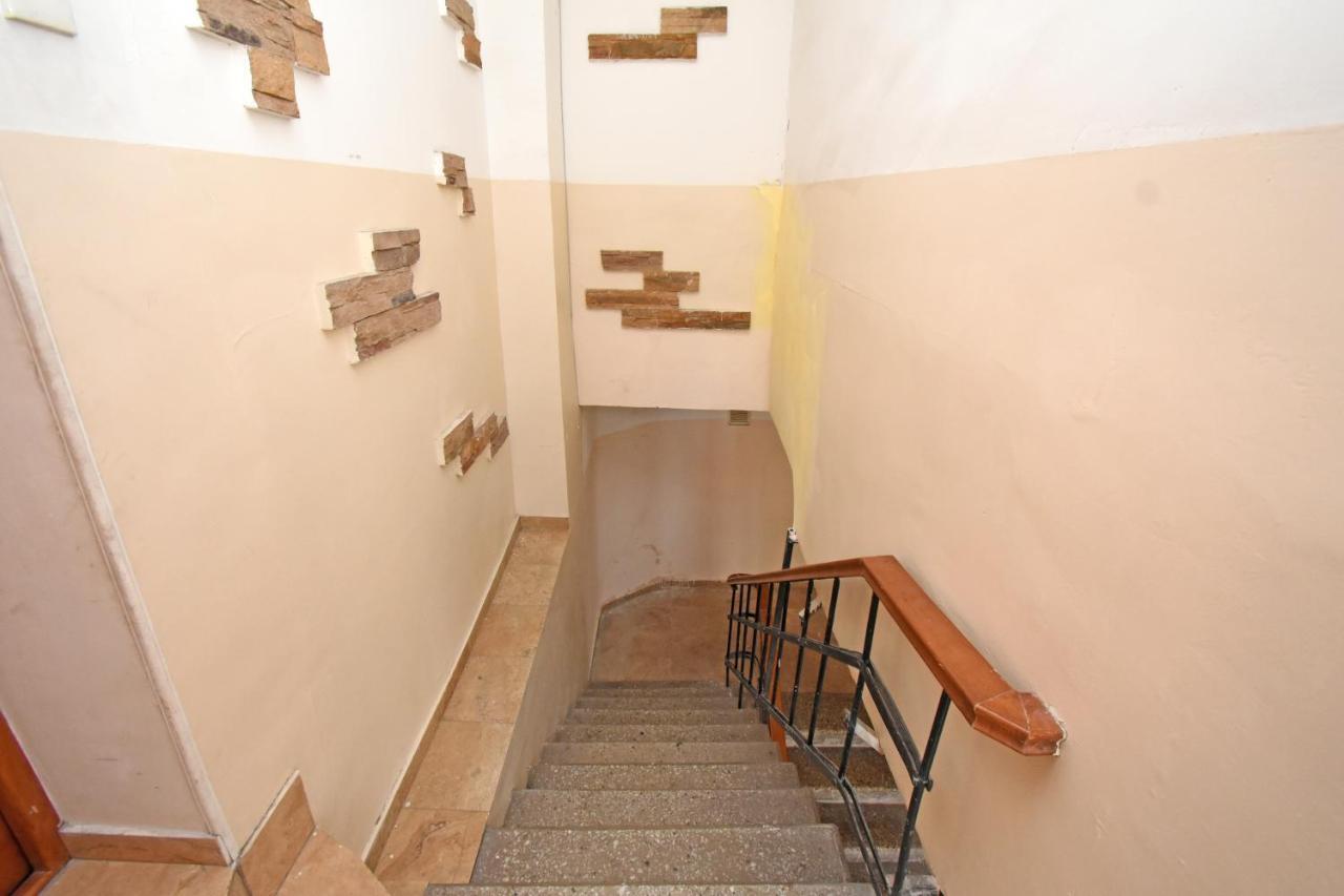 יירבאן Galaxy Inn Luxury Hostel In Center מראה חיצוני תמונה