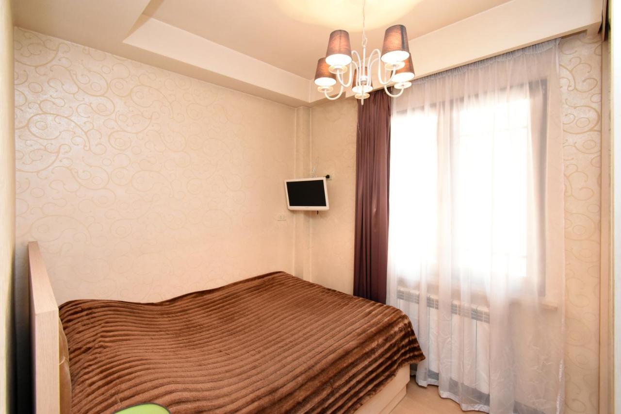 יירבאן Galaxy Inn Luxury Hostel In Center מראה חיצוני תמונה
