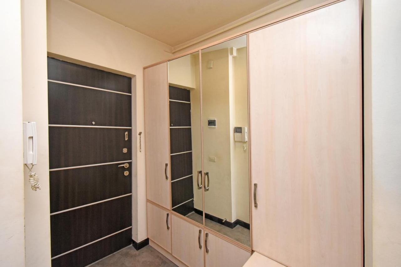 יירבאן Galaxy Inn Luxury Hostel In Center מראה חיצוני תמונה
